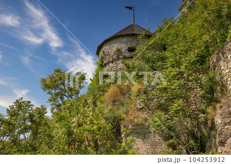 Old stone medieval Russian Gate tower in Kamianets-Podilskyi fortress, Ukraine. Old stone medieval Russian Gate tower in Kamianets-Podilskyi fortress, Ukraine. 104253912