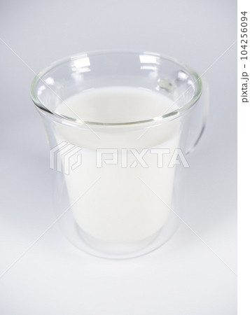 ホットミルク　牛乳 104256094