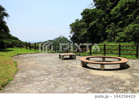 佐多岬展望所に向かう景色 佐多岬展望所に向かう景色 104256420