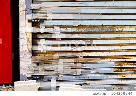 店舗のスチールシャッター 店舗のスチールシャッター 104259244