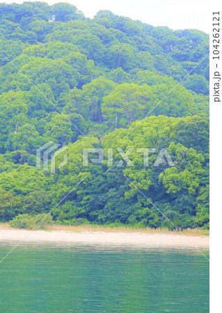 広島県竹原市からフェリーに乗って大崎上島へ渡る春夏初夏と梅雨の合間 104262121