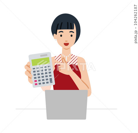 座ってデスクでノートPCを開いて電卓を指差してこちらに向けて見せているドレスの女性 104262187
