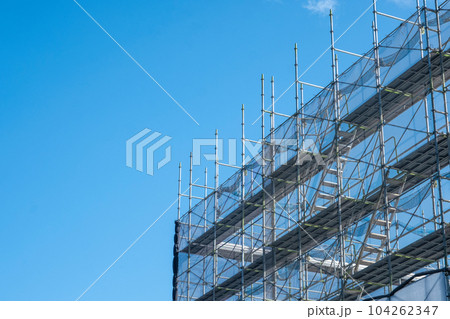 足場 青空 足場 青空 104262347