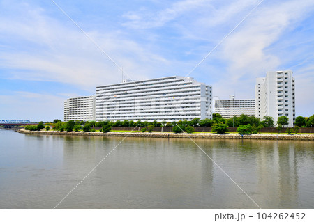 堀江橋／見明川付近の旧江戸川より舞浜大橋、東京都方面を望む(千葉県浦安市)【2023.6】 104262452