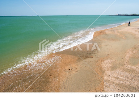 【海・波打ち際イメージ】三重県 四日市市 吉崎海岸 【海・波打ち際イメージ】三重県 四日市市 吉崎海岸 104263601