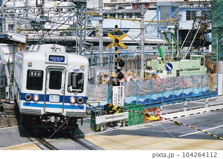 羽田空港へ向けて空港線をゆく北総鉄道7250形 104264112