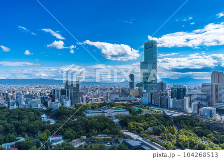 通天閣の展望台から見た2022年の大阪の風景 通天閣の展望台から見た2022年の大阪の風景 104268513