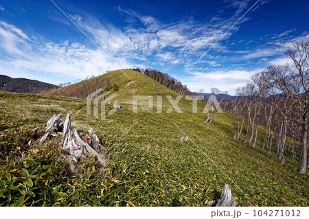 秋色の奥日光・社山・黒檜山間の稜線 秋色の奥日光・社山・黒檜山間の稜線 104271012