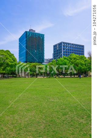 晴れ渡った中央公園(香川県高松市) 晴れ渡った中央公園(香川県高松市) 104271056