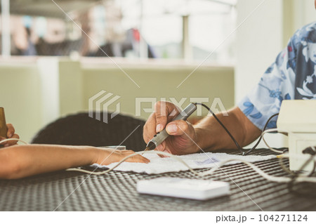 Vegetative resonance testing method of electroacupuncture diagnostics of human diseases, hand electrodes metal probe 104271124