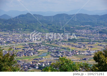 香川県坂出市 青ノ山から川津町・飯山町周辺を望む 香川県坂出市 青ノ山から川津町・飯山町周辺を望む 104271261