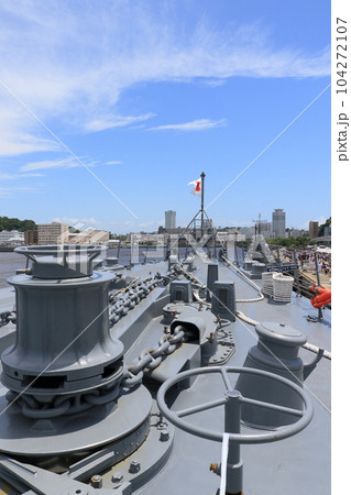 錨甲板　護衛艦の艦首 104272107