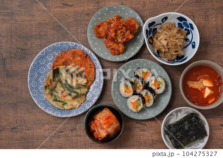 韓国料理 キンパ キムチ ヤンニョムチキン チヂミ プルコギ スンドゥブチゲ 韓国料理 キンパ キムチ ヤンニョムチキン チヂミ プルコギ スンドゥブチゲ 104275327