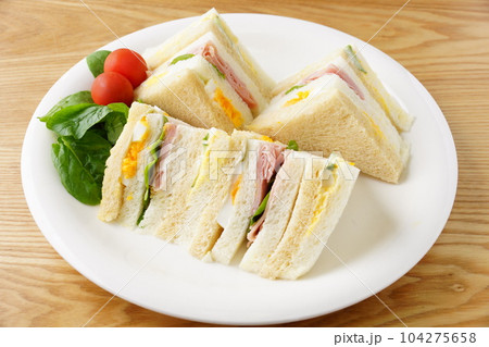 ミックスサンドイッチ　ハムサンド　玉子サンド 104275658