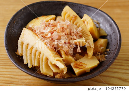 筍の煮物　和食 104275779