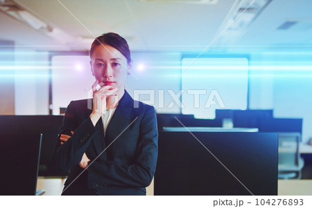 美人な管理職の女性 オフィス編 美人な管理職の女性 オフィス編 104276893