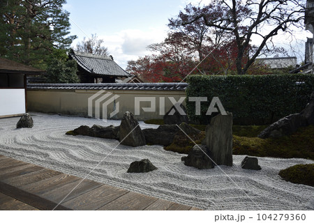 瑞峯院　独坐庭　秋 104279360
