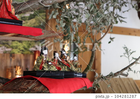 郷愁を感じるお雛様 郷愁を感じるお雛様 104281287