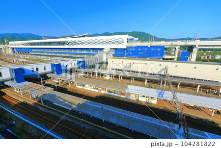 【福井県】北陸新幹線のJR敦賀駅 【福井県】北陸新幹線のJR敦賀駅 104281822