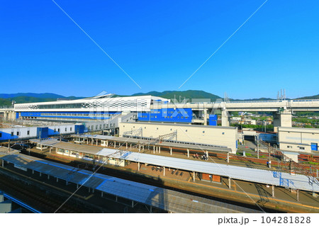 【福井県】北陸新幹線のJR敦賀駅 【福井県】北陸新幹線のJR敦賀駅 104281828