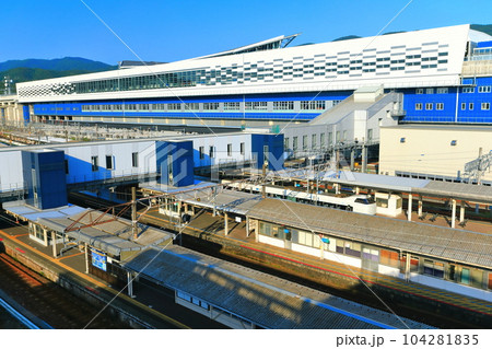 【福井県】北陸新幹線のJR敦賀駅 【福井県】北陸新幹線のJR敦賀駅 104281835
