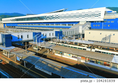 【福井県】北陸新幹線のJR敦賀駅 【福井県】北陸新幹線のJR敦賀駅 104281839