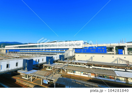 【福井県】北陸新幹線のJR敦賀駅 【福井県】北陸新幹線のJR敦賀駅 104281840