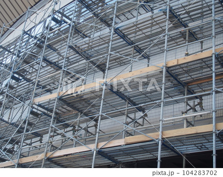 補強工事の足場 104283702