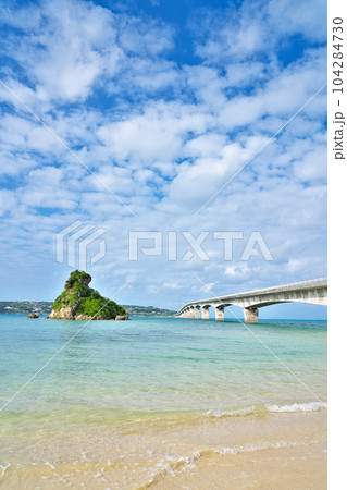 【古宇利大橋】 沖縄県国頭郡今帰仁村 【古宇利大橋】 沖縄県国頭郡今帰仁村 104284730