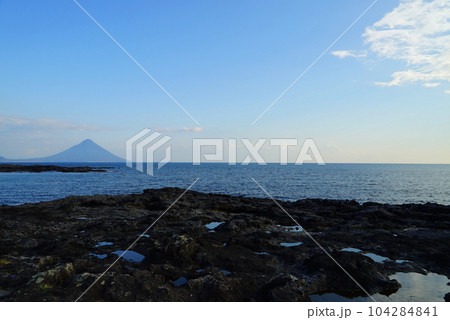 開聞岳と海と空 開聞岳と海と空 104284841