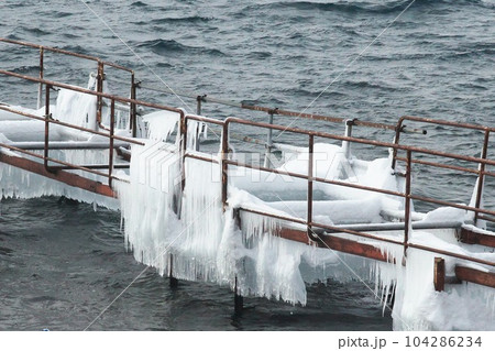 厳冬の支笏湖 厳冬の支笏湖 104286234