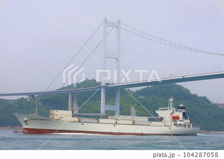 広島大崎上島からフェリーで大三島としまなみ海道で今治の馬島へ梅雨と初夏の合間のこと 104287058