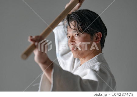 合気道　木刀　型 104287478