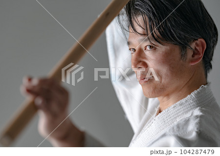 合気道　木刀　型 104287479