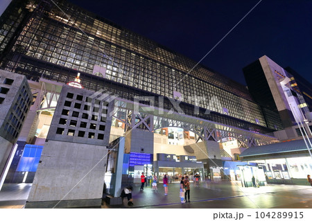 【京都府】JR京都駅ビルの夜景 【京都府】JR京都駅ビルの夜景 104289915