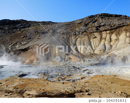 アイスランド　夏　クリィスヴィーク　 104291631