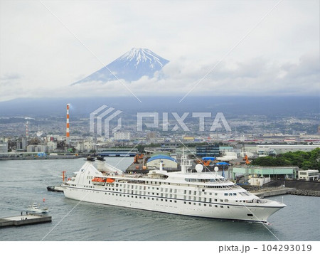 静岡県 田子の浦港を出港するスターブリーズ号 5月 静岡県 田子の浦港を出港するスターブリーズ号 5月 104293019