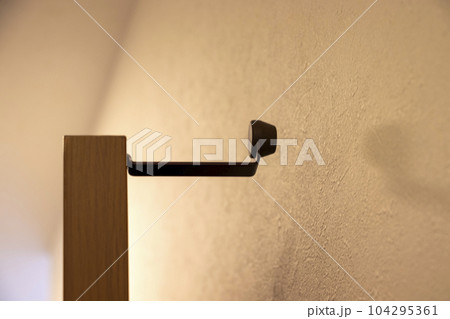ドアの戸当り ドアの戸当り 104295361