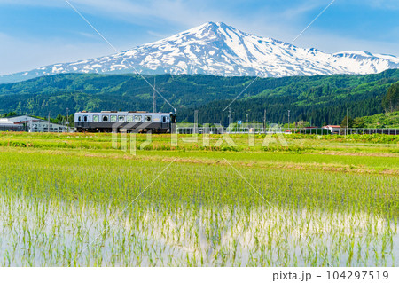 由利高原鉄道と鳥海山 104297519