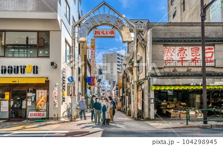 東京都練馬区の都市風景　練馬駅 104298945