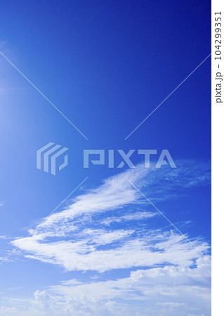 青い空と白い雲 青い空と白い雲 104299351