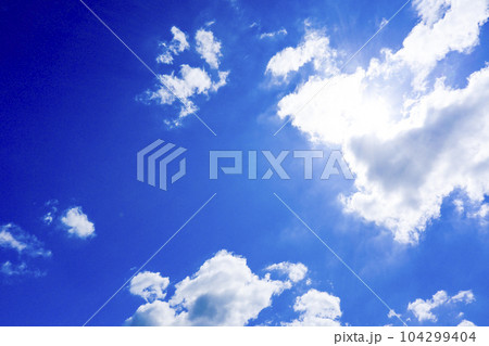 青い空と白い雲 青い空と白い雲 104299404