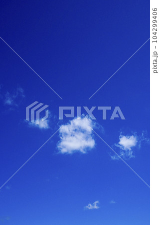 青い空と白い雲 青い空と白い雲 104299406