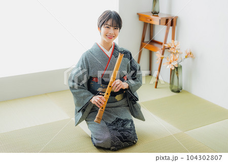 和楽器　着物　和室 104302807