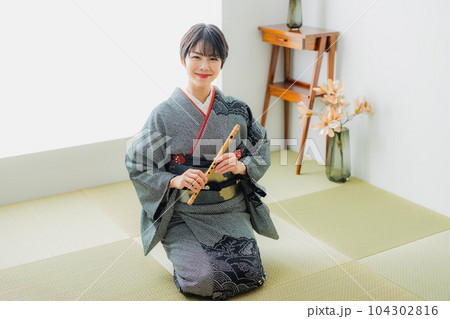 和楽器　着物　和室 104302816