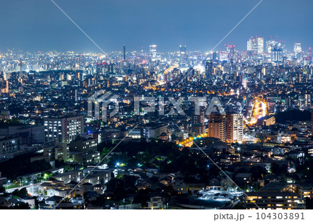 東山スカイタワーから見える名古屋市の夜景【愛知県】 東山スカイタワーから見える名古屋市の夜景【愛知県】 104303891