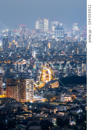 東山スカイタワーから見える名古屋市の夜景【愛知県】 104303912