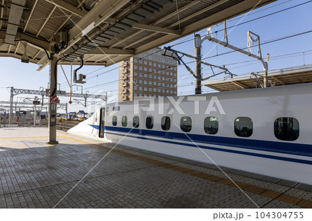 新羽島駅に停車中の新幹線(2023年4月撮影) 新羽島駅に停車中の新幹線(2023年4月撮影) 104304755