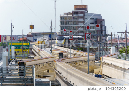 タイ・バンコクのモノレール（イエローライン） 104305200