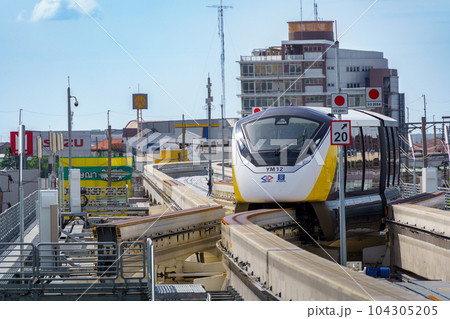 タイ・バンコクのモノレール（イエローライン） 104305205